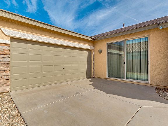 5th image of 894 E Runaway Bay Pl
