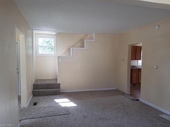 3rd image of 1053 Shannon Ave