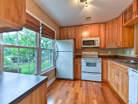 5th image of 13504 Coates Ln