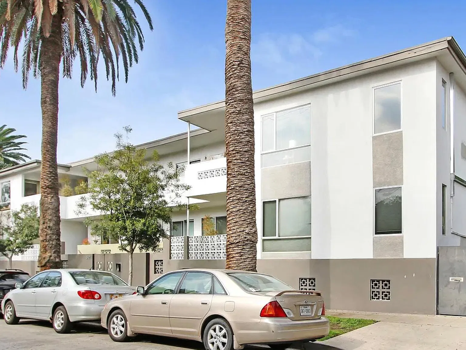 1 bed, 900 sqft, $3,450 — Photo 2