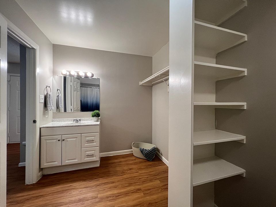 1st image of 4556 1/2 Avenue A #101