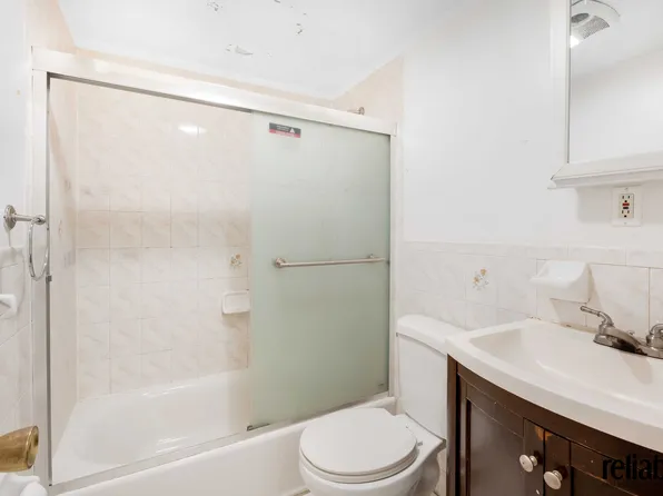 69 Monroe Street image 9 of 10