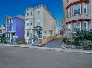 21 Ballard St FLOOR 3, Jamaica Plain, MA 02130