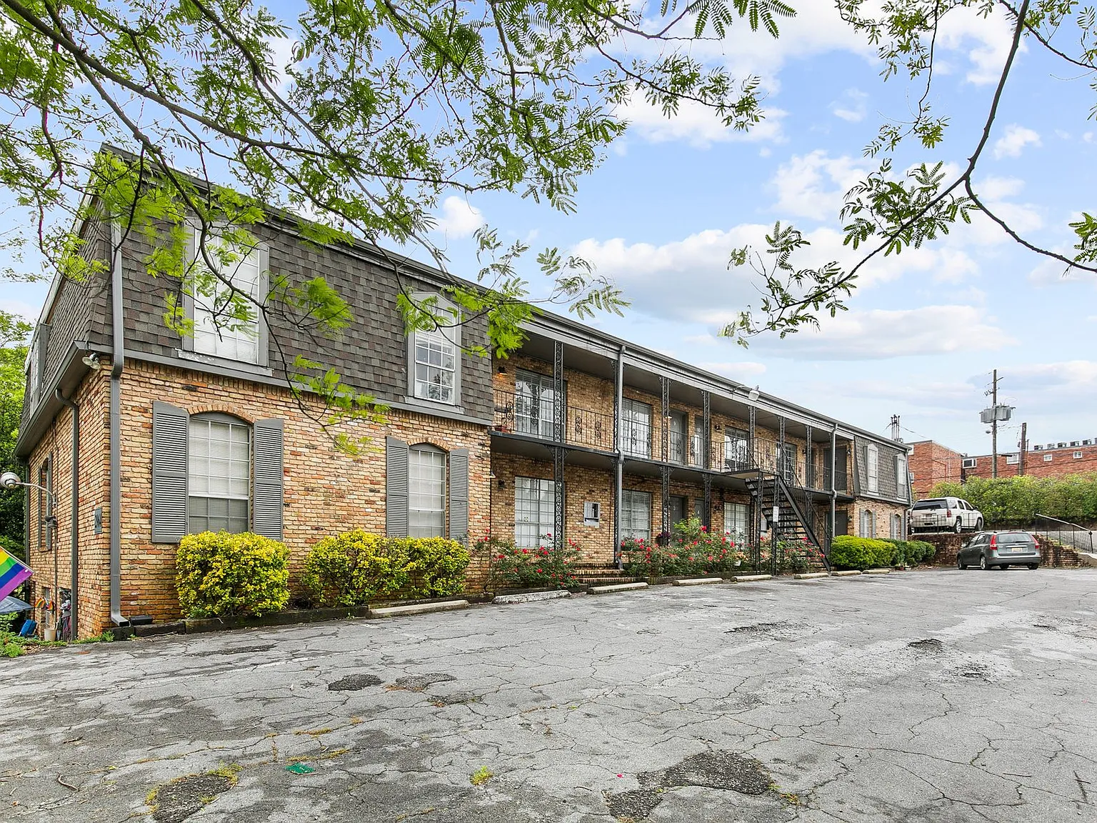 Donegal Place — Photo 1
