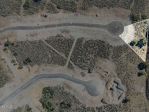5th image of 1319 E Wildflower Cir