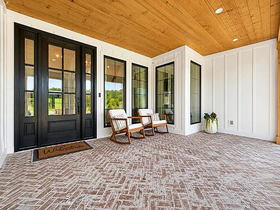 5th image of 993 Lafayette Rd