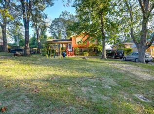 2550 Burkshire Rd, Ellenwood, GA 30294