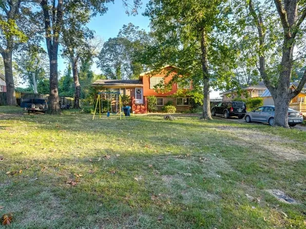 2550 Burkshire Rd, Ellenwood, GA 30294