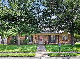 1010 Melissa Ln, Garland, TX 75040