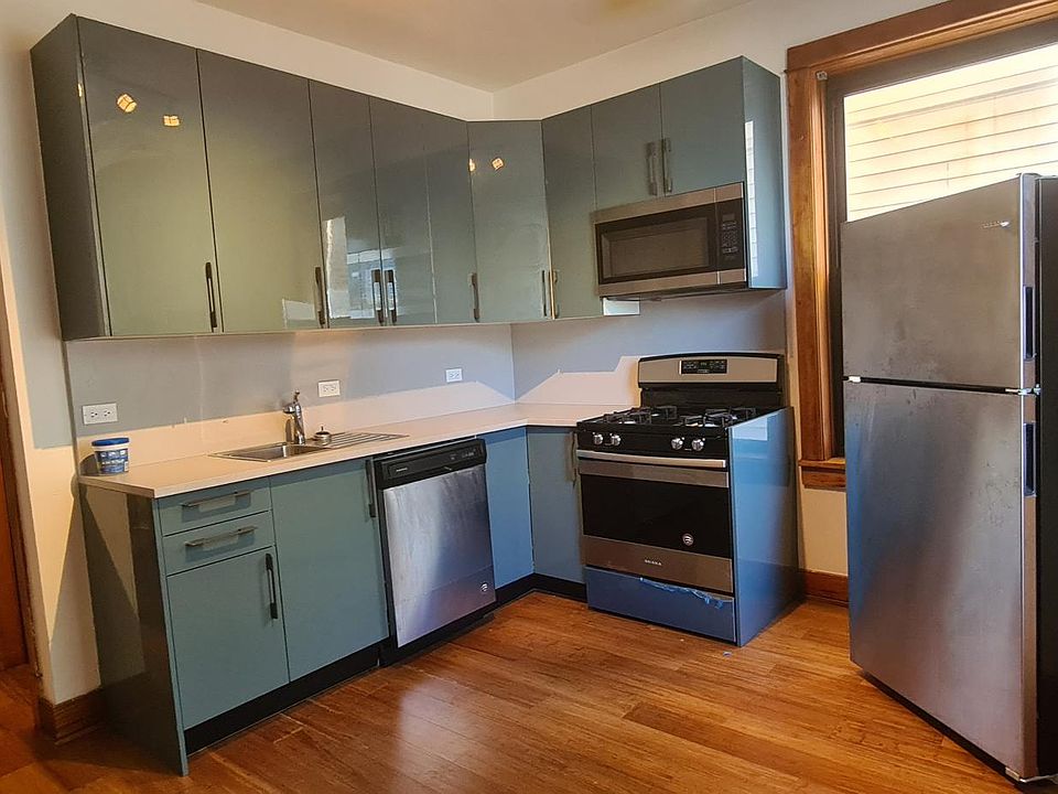 1st image of 2154 W Walton St #1W
