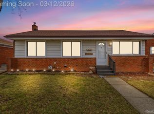 28824 Bohn St, Roseville, MI 48066