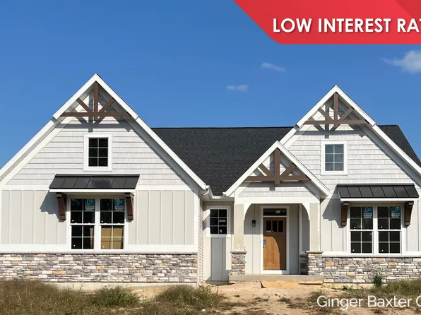 2020 Fallasburg Park Dr, Lowell, MI 49331