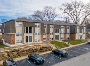 907 Bello Mondo Dr #6, Platte City, MO 64079