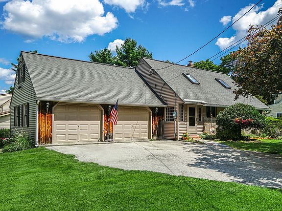 2nd image of 25 Jean Ln
