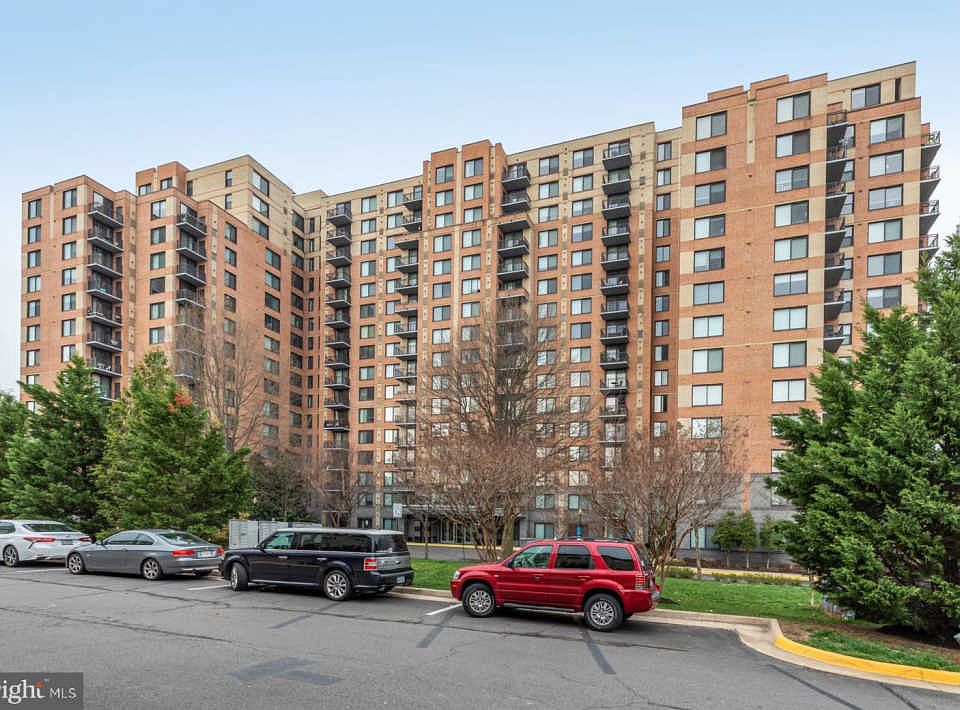 1st image of 2451 Midtown Ave #202