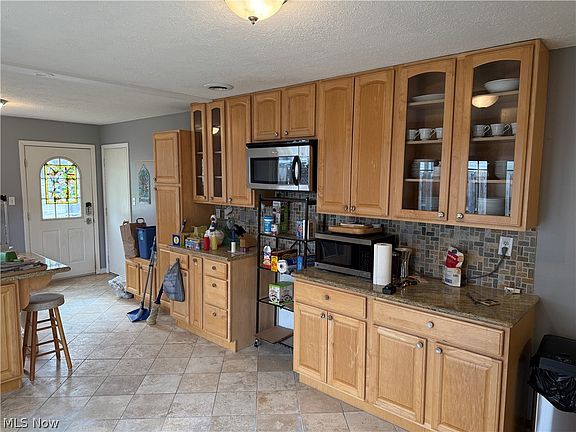 2nd image of 287 Edgewood Dr