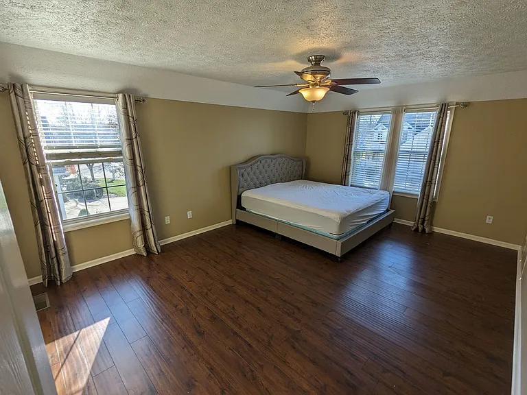1457 Hollow Wood Ln — Photo 15