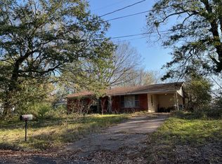 1510 N Ivy Lea St, Gladewater, TX 75647