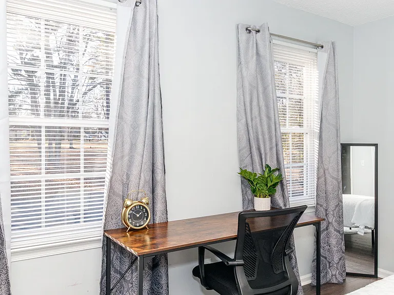 Lecline Cir NE — Photo 3