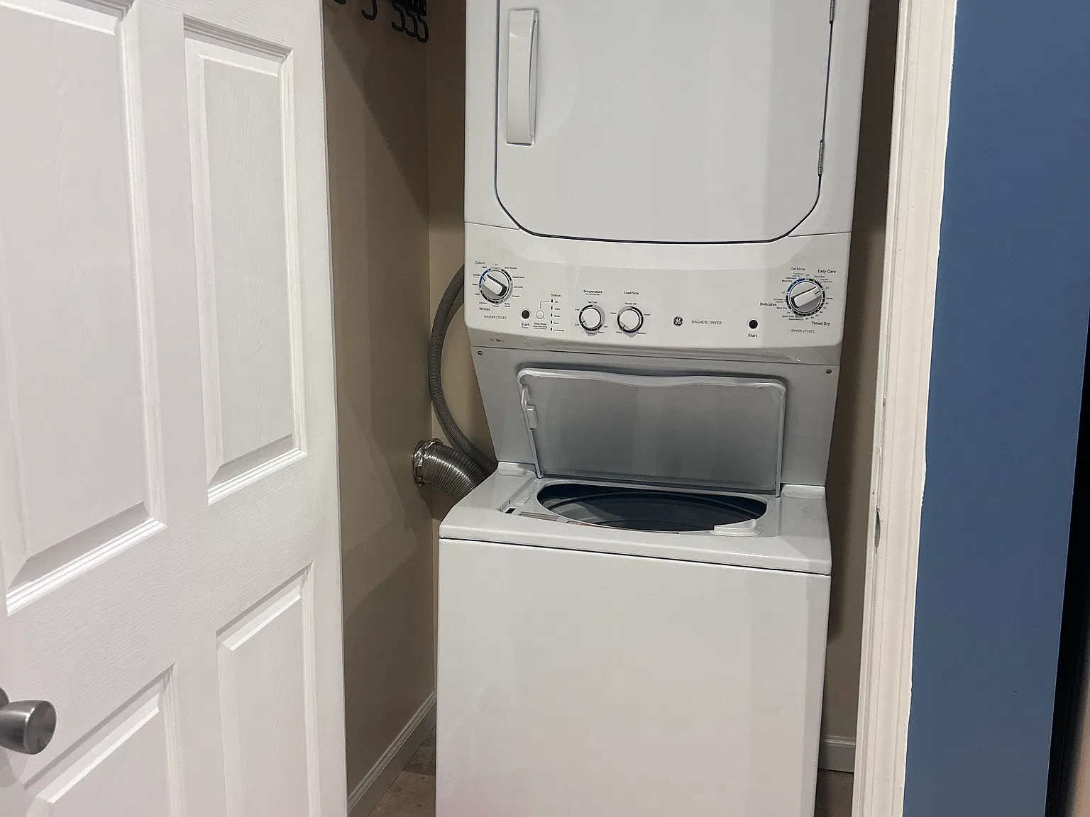 2 bed, 1.5 bath, 1600 sqft, $1,950 — Photo 4