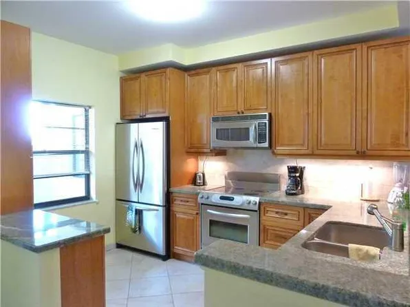 275 Beach Rd #103, Tequesta, FL 33469