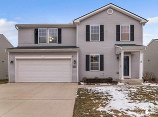 8422 Walnut Hl, Dexter, MI 48130