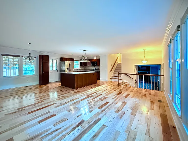 1214 Wellington Ln — Photo 16