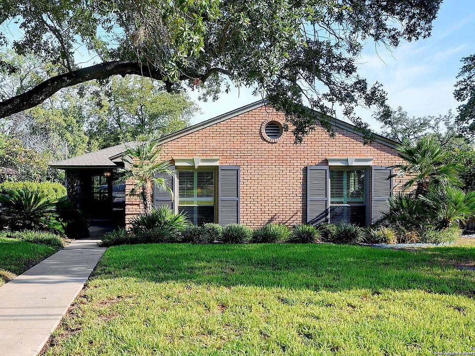 1st image of 2031 EDGEHILL DR