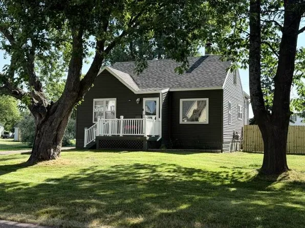 1205 Kimball St, Sault Sainte Marie, MI 49783
