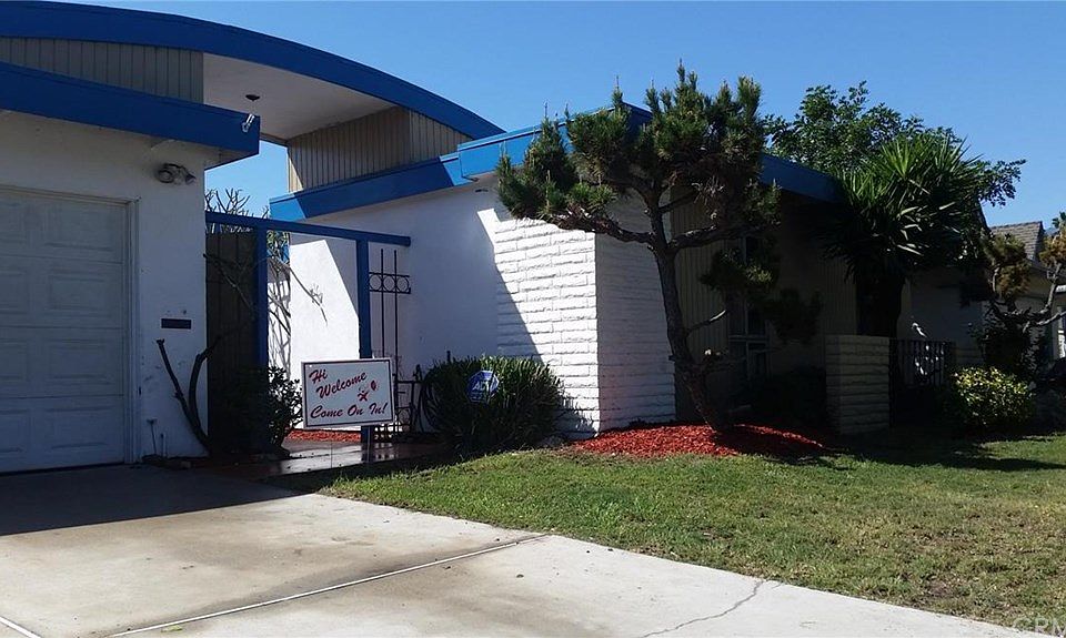 1st image of 2922 E Greenhedge Ave