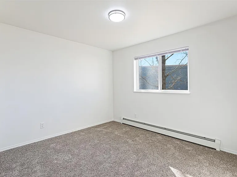 North Russell Apts-1650 N Russell — Photo 44