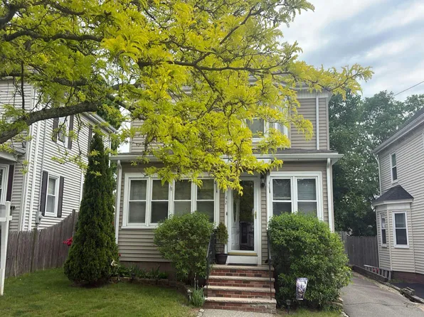 42 Dunlap St, Salem, MA 01970