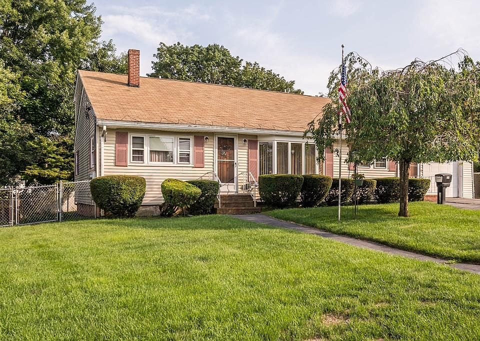 1st image of 20 Rockwood Ln