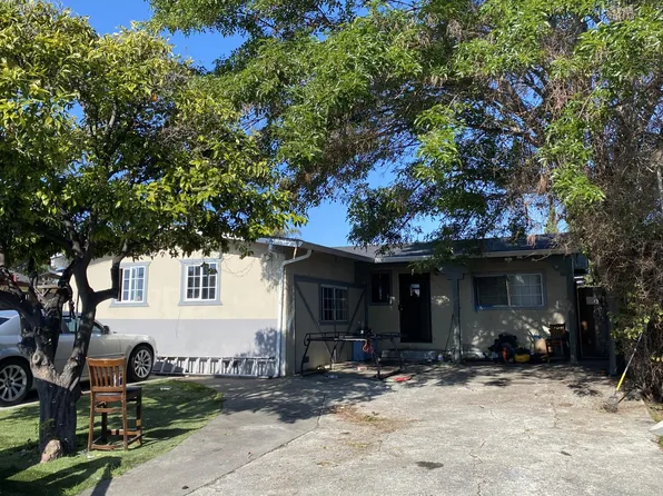 235 Gardenia Way, East Palo Alto, CA 94303