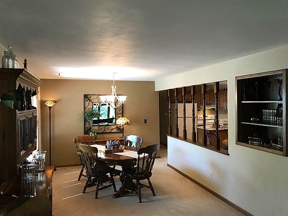 Semi-formal dining area