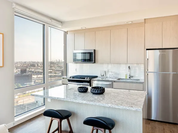 22-44 Jackson Avenue image 2 of 33