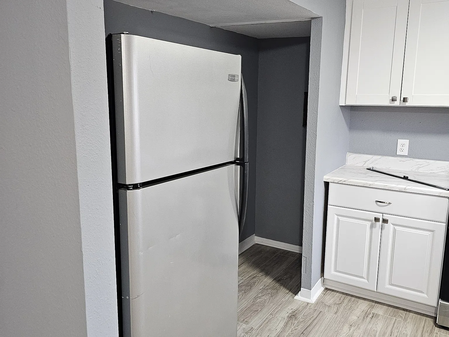 2 bed, 900 sqft, $1,275 — Photo 2