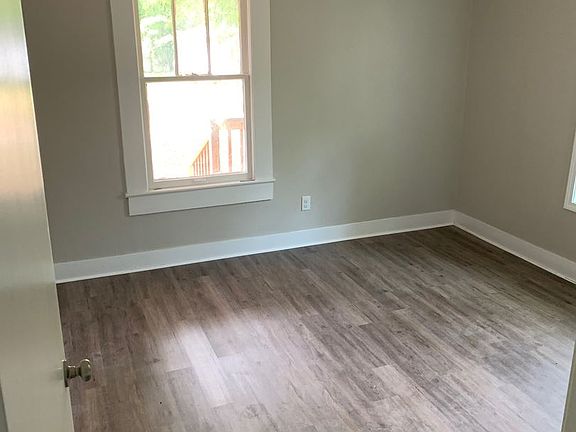 4th image of 807 37th Ave