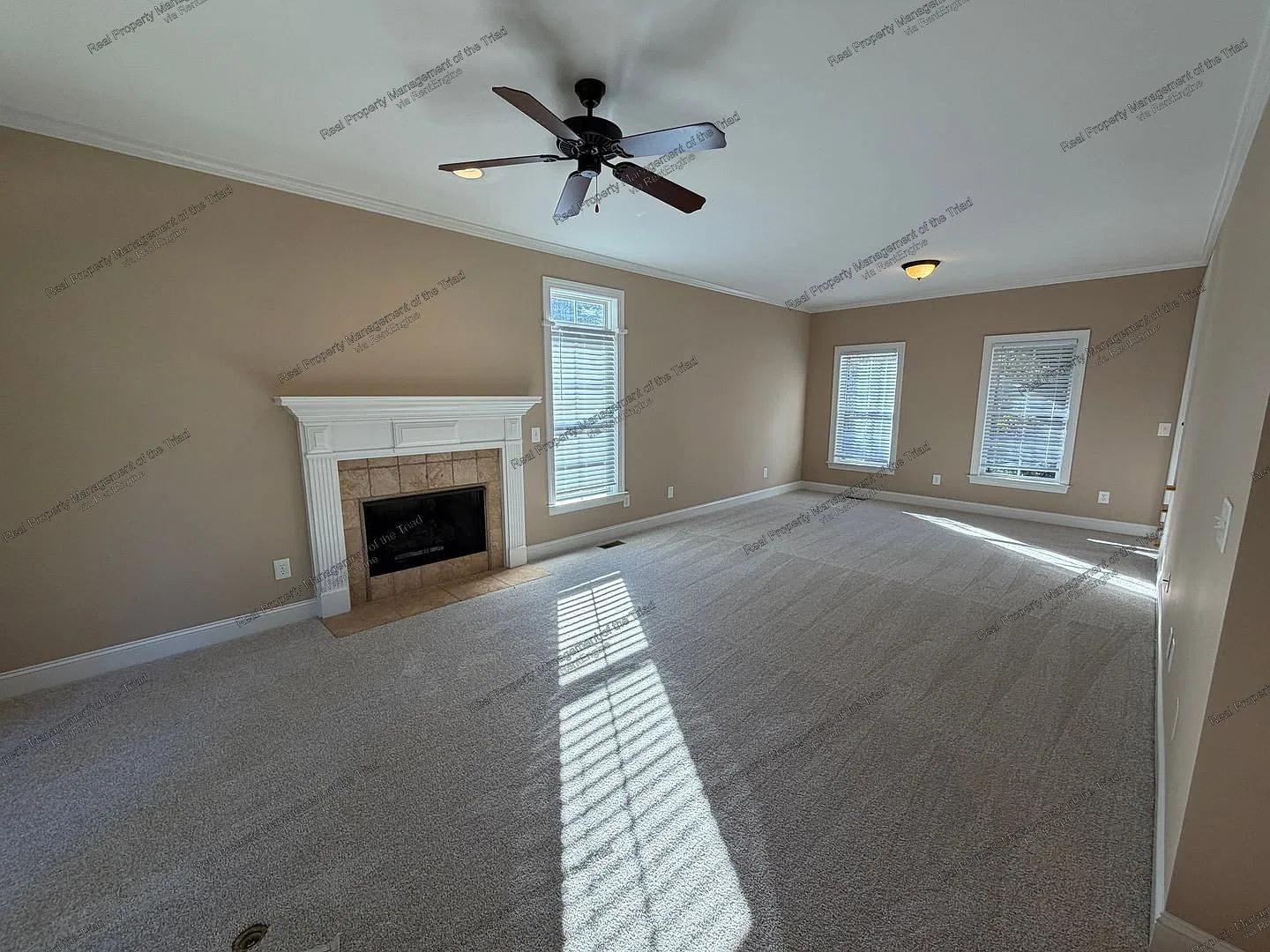 4 bed, 3.5 bath, 3450 sqft, $3,200 — Photo 2
