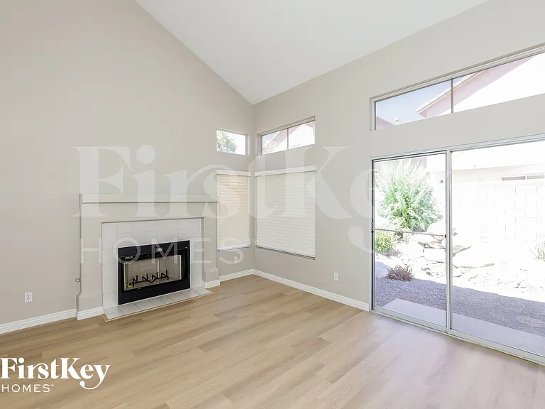 277 Fairbrook Dr — Photo 8