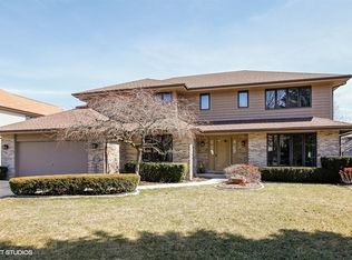 1652 Riparian Dr, Naperville, IL 60565