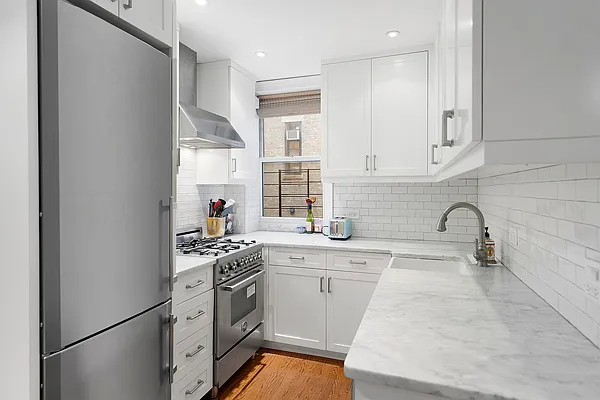 Sold by Compass | media 10