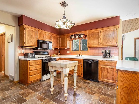4th image of 3584 Highland Center Dr