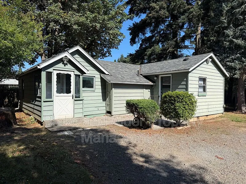1 bed, 1.0 bath, 744 sqft, $1,995 — Photo 2