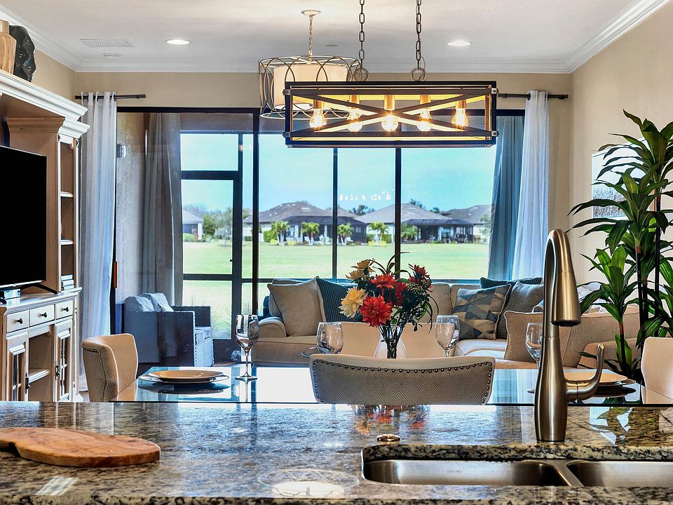Dining Room/Living Room