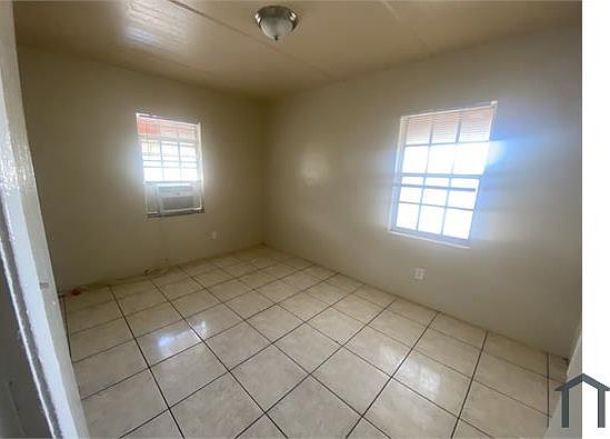 3rd image of 1401 NW 3rd Ct #10