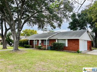 527 Ridgecrest Dr, Port Lavaca, TX 77979