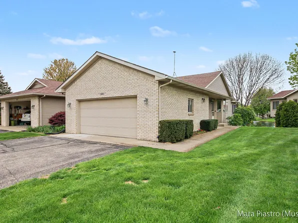 1000 Amber Ridge Dr SW, Byron Center, MI 49315
