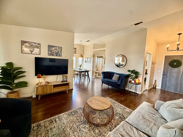 5871 N Edenbrook Ln — Photo 1