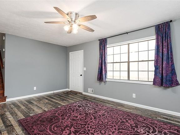 3rd image of 3944 Woodland Cir SE